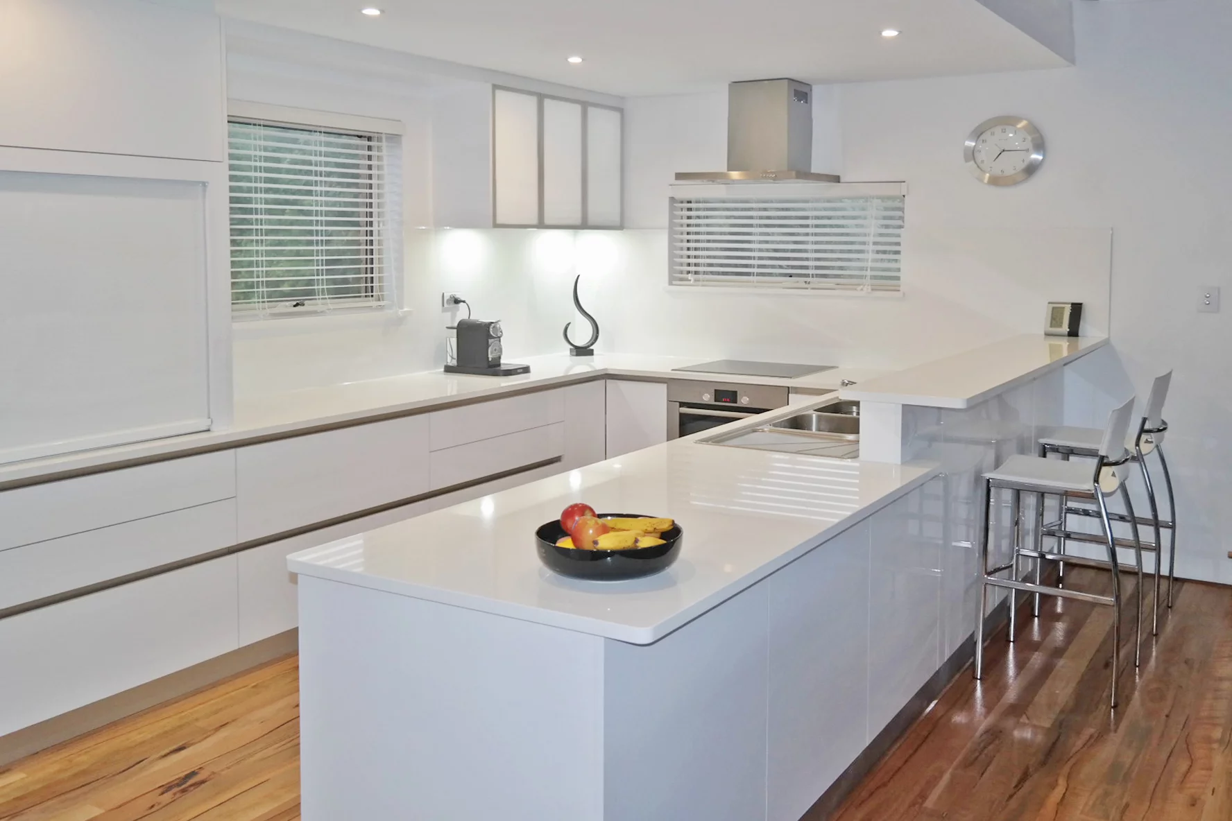 A beautiful, stunning 2 storey residential kitchen, in the Coastal suburb of Falcon in Mandurah