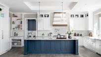 Traditional kitchen cabinet with elegant design